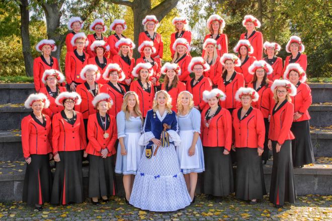 Altes Beueler Damenkomitee mit Franzi I.